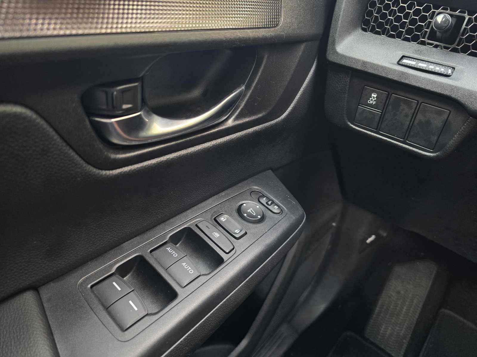 Used 2025 Honda CR-V Sport image 22