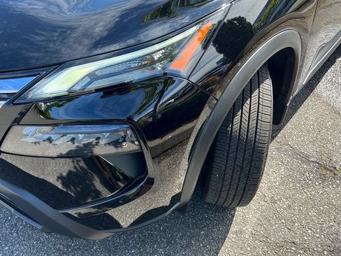 Used 2025 Nissan Rogue S AWD/4WD image 3