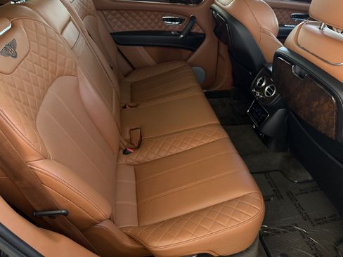 Used 2017 Bentley Bentayga AWD/4WD image 22