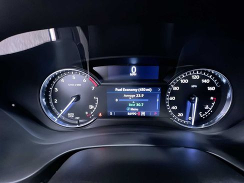 Used 2021 Cadillac XT4 Premium Luxury w/ Cold Weather Package AWD/4WD image 22