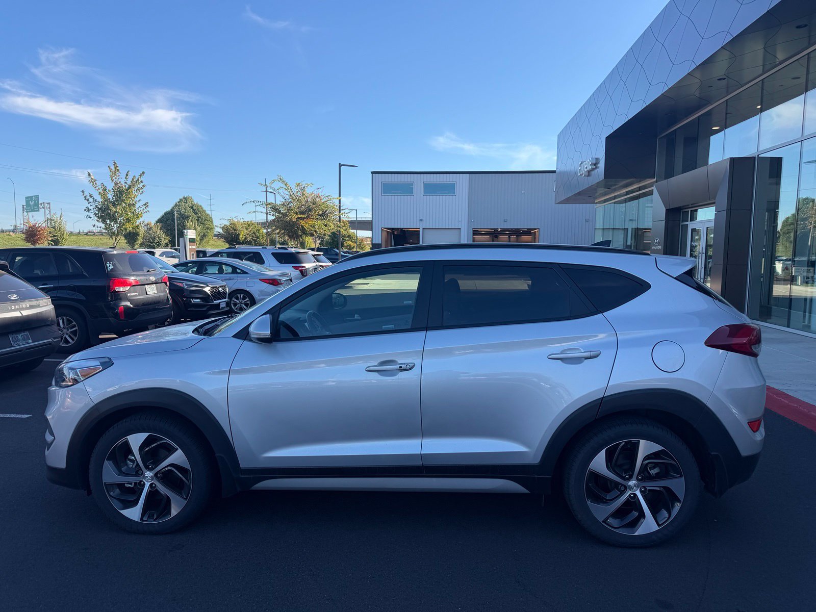 Used 2018 Hyundai Tucson Value w/ Cargo Package AWD/4WD image 2