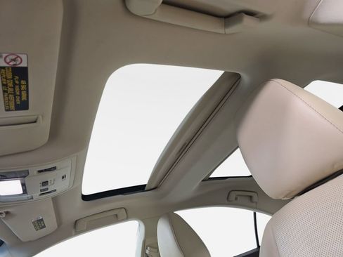 Used 2016 Lexus ES 350 w/ Luxury Package w/Wood Trim FWD image 32