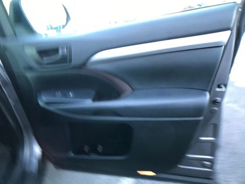 Used 2019 Toyota Highlander Plus image 23