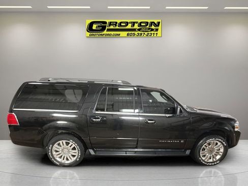 Used 2013 Lincoln Navigator L 4WD image 5