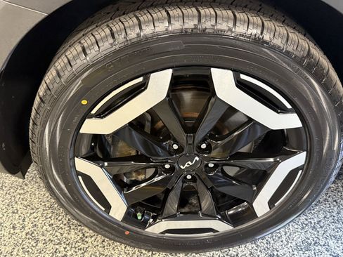 Used 2023 Kia Telluride S AWD/4WD image 31