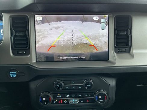 New 2025 Ford Bronco Outer Banks w/ Black Appearance Package image 18