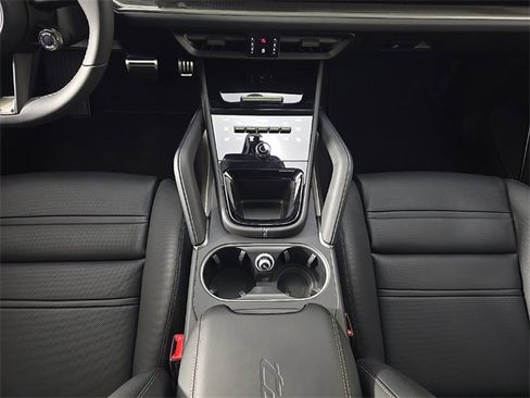 New 2025 Porsche Cayenne Turbo image 22