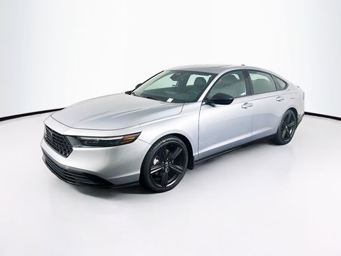 Used 2023 Honda Accord Sport image 3