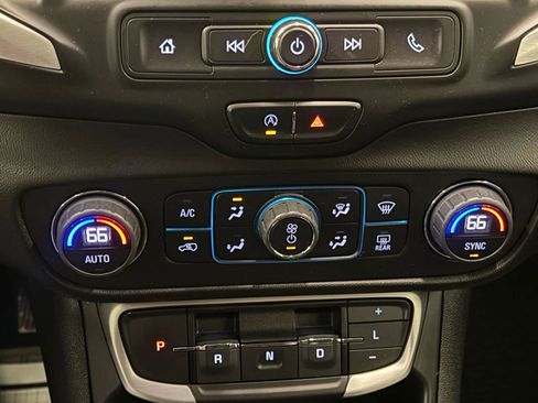 Used 2023 GMC Terrain SLE w/ Driver Convenience Package image 43