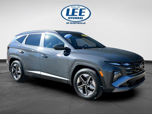 Certified 2025 Hyundai Tucson SEL image 1