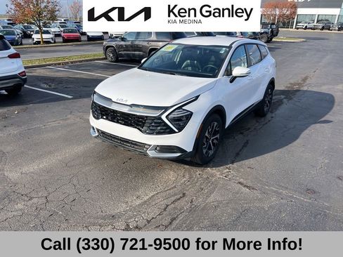 Certified 2025 Kia Sportage EX image 3