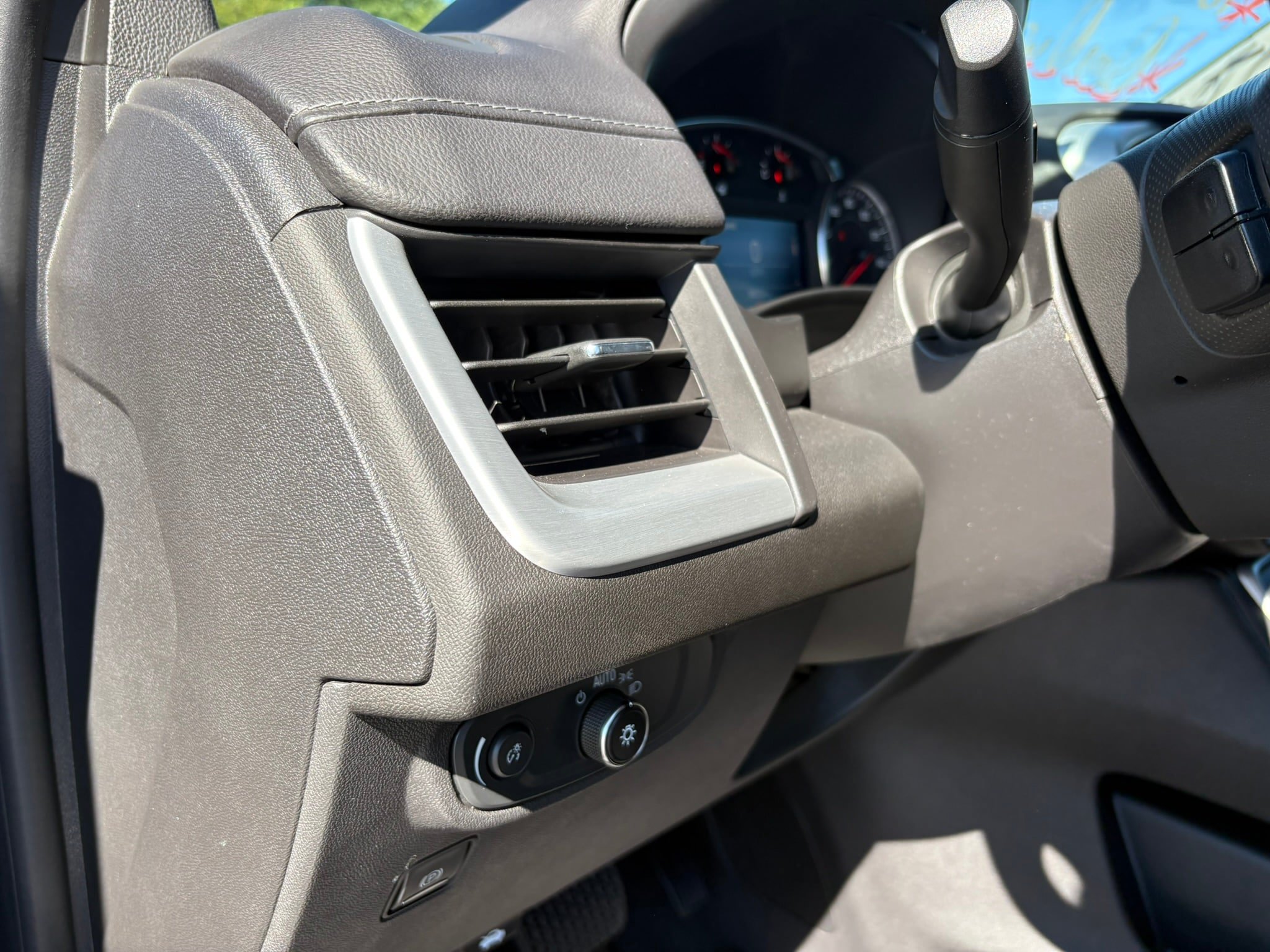 Used 2023 GMC Terrain SLE w/ Driver Convenience Package FWD image 20