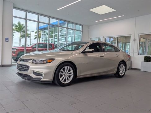 Used 2016 Chevrolet Malibu LT image 3