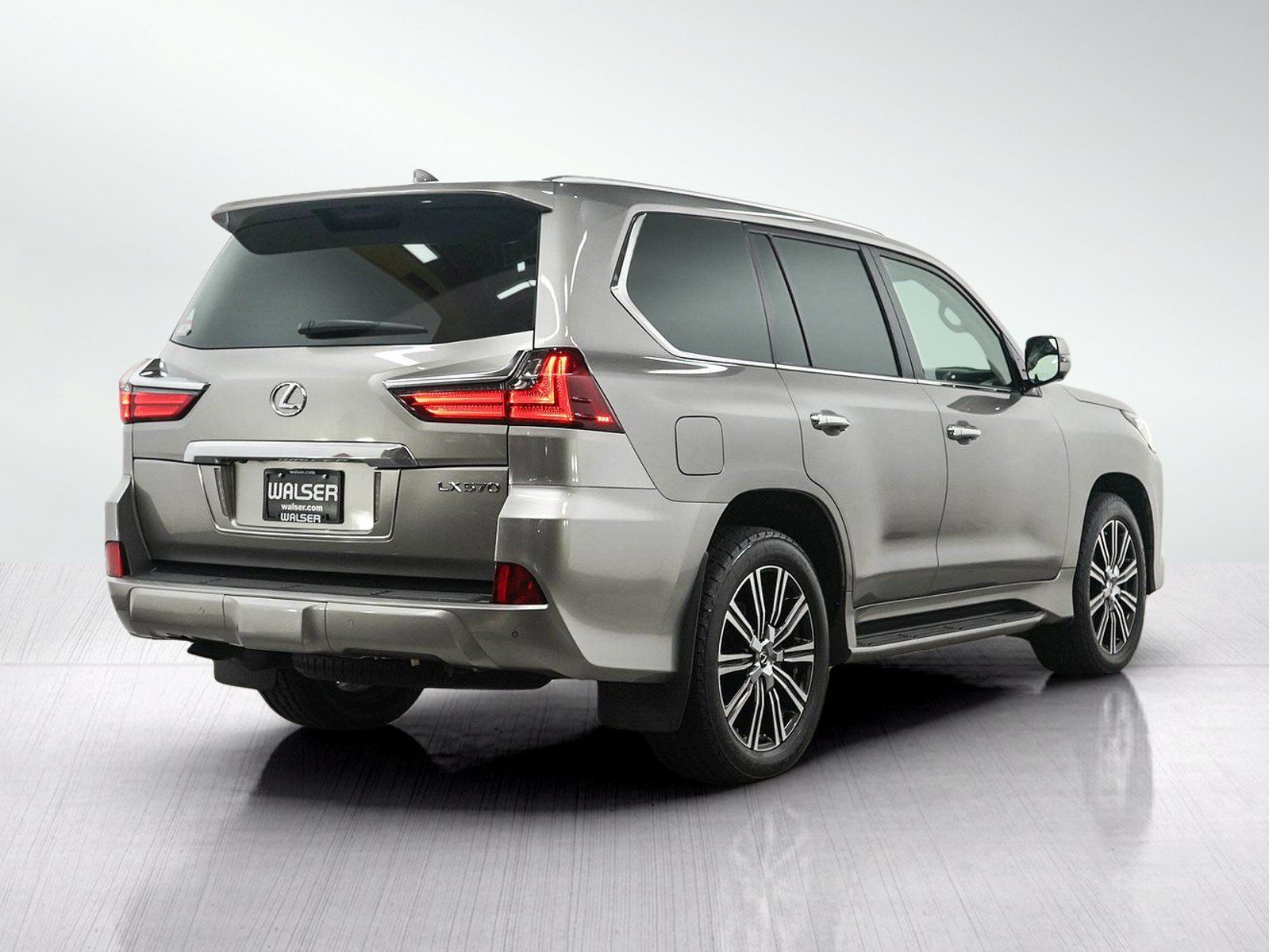 Used 2018 Lexus LX 570 4WD w/ Luxury Package image 6