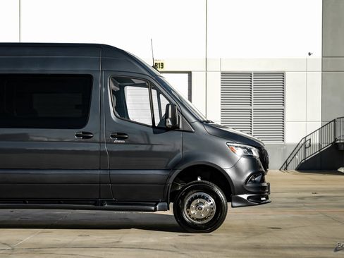 Used 2023 Mercedes-Benz Sprinter 3500 image 18
