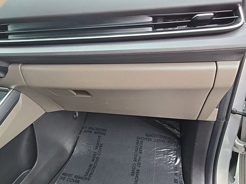 Used 2025 Kia Carnival EX FWD image 47