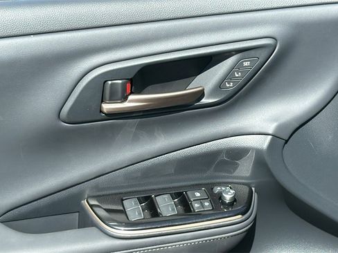 New 2026 Toyota Crown Platinum image 9