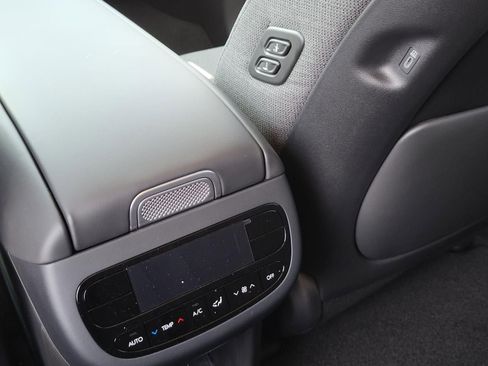 New 2026 Hyundai Ioniq 9 SE AWD/4WD image 13