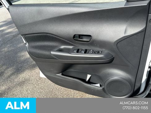 Certified 2025 Nissan Kicks Play S image 24