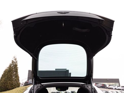 Used 2025 Aston Martin V8 Vantage Coupe image 44