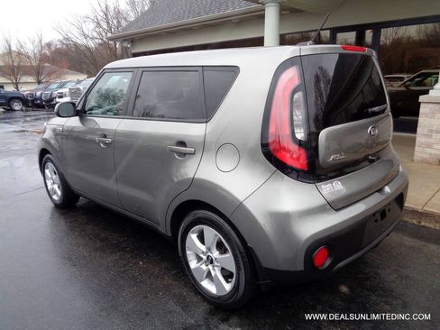 Used 2019 Kia Soul FWD image 4