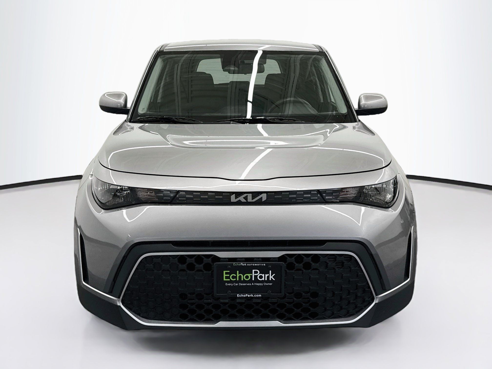 Used 2025 Kia Soul LX w/ LX Technology Package FWD image 2