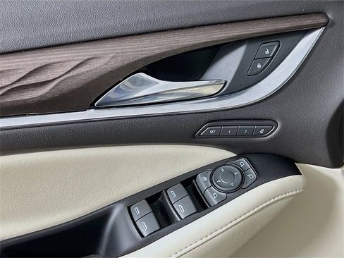 Used 2023 Buick Enclave Avenir w/ Avenir Technology Package image 9