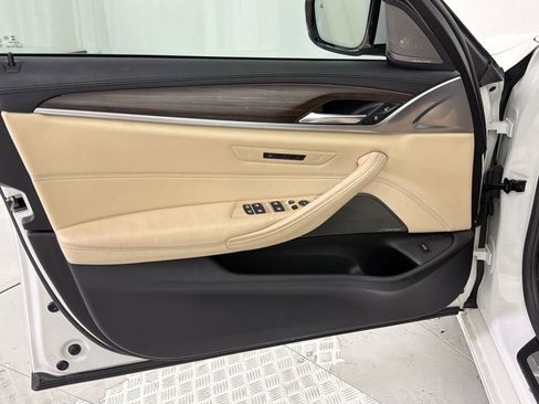 Used 2017 BMW 540i xDrive AWD/4WD image 22