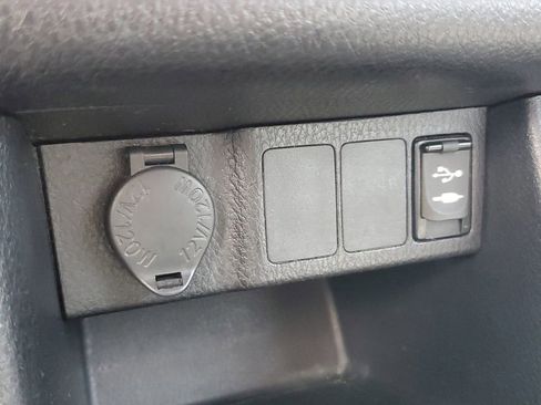 Used 2019 Toyota Corolla LE image 23