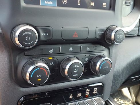 Used 2023 RAM 1500 Big Horn AWD/4WD image 7