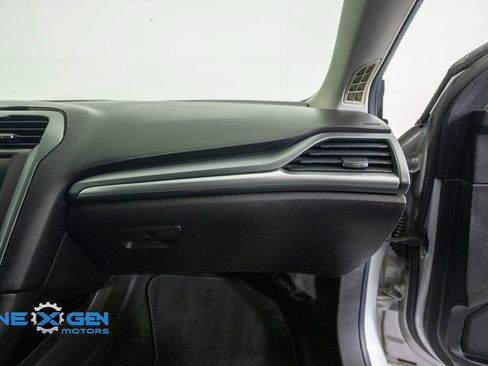 Used 2016 Ford Fusion Titanium FWD image 40