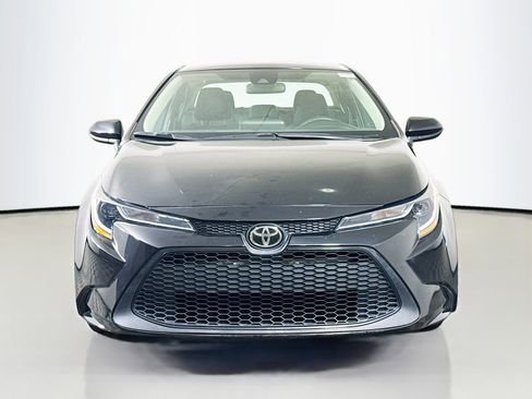 Used 2022 Toyota Corolla LE FWD image 2