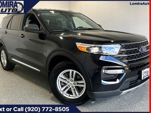 Used 2023 Ford Explorer XLT image 1