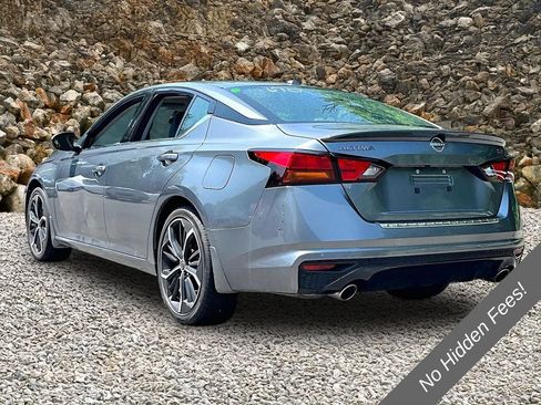 Used 2023 Nissan Altima 2.5 SR FWD image 11