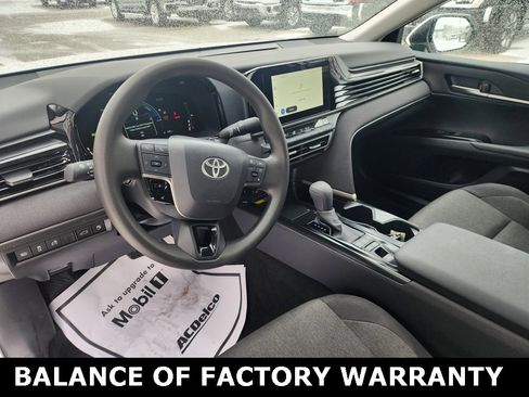 Used 2025 Toyota Camry SE image 23