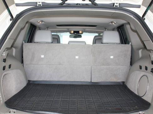 Used 2012 Jeep Grand Cherokee Laredo AWD/4WD image 9