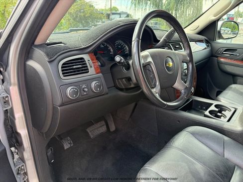Used 2013 Chevrolet Tahoe LT w/ Luxury Package AWD/4WD image 9