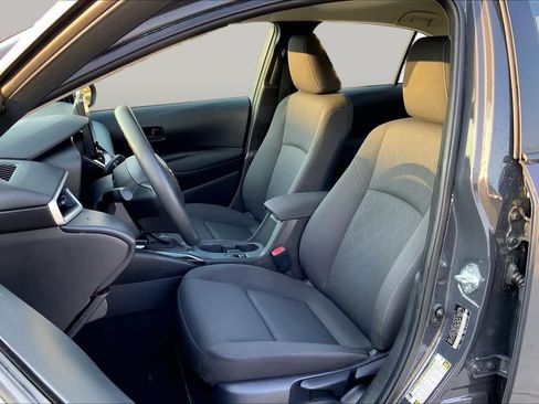 Used 2025 Toyota Corolla LE FWD image 8