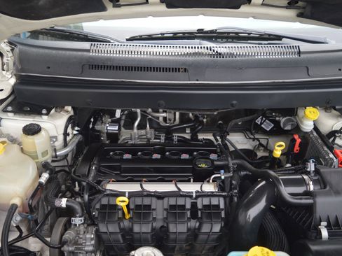 Used 2019 Dodge Journey SE w/ Connectivity Group FWD image 33