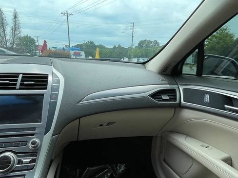Used 2017 Lincoln MKZ Reserve FWD image 16