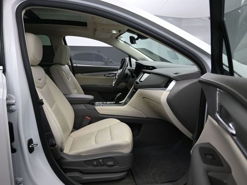 Used 2022 Cadillac XT5 Premium Luxury w/ Technology Package image 32