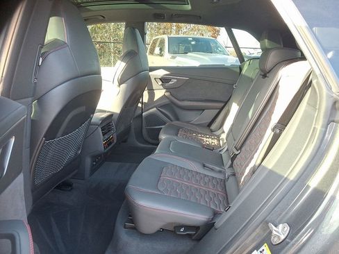 Used 2023 Audi RS Q8 4.0T image 10