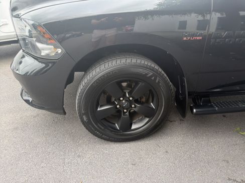 Used 2018 RAM 1500 Express w/ Black Ram 1500 Express Group AWD/4WD image 11