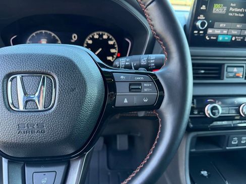 Certified 2025 Honda Pilot TrailSport image 19