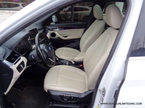 Used 2021 BMW X1 sDrive28i image 9