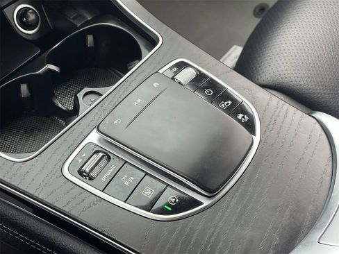 Used 2021 Mercedes-Benz GLC 300 image 29