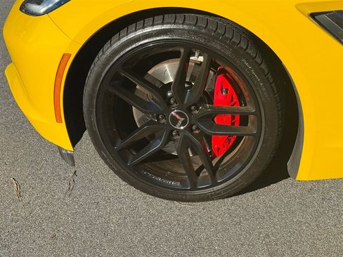 Used 2015 Chevrolet Corvette Stingray Coupe w/ 2LT Preferred Equipment Group image 19