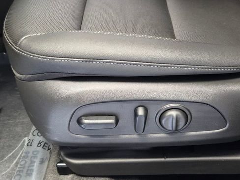 Used 2025 Chevrolet Trax ACTIV w/ Driver Confidence Package FWD image 9