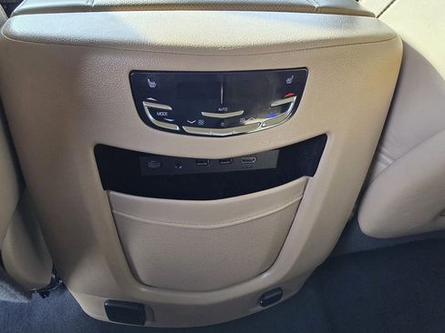 Used 2018 Cadillac Escalade Platinum image 25