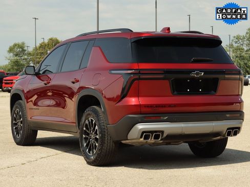 Used 2024 Chevrolet Traverse Z71 image 5